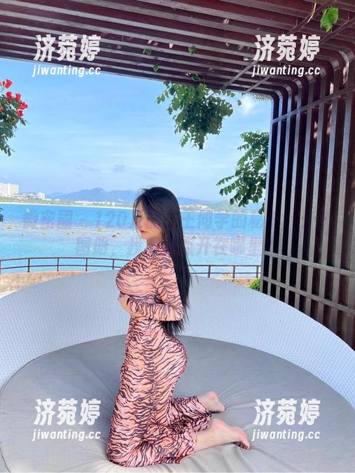 120斤的小王同学 微密圈 - 120斤的小王同学的秘书:开个图册,找不到点开在哪里?