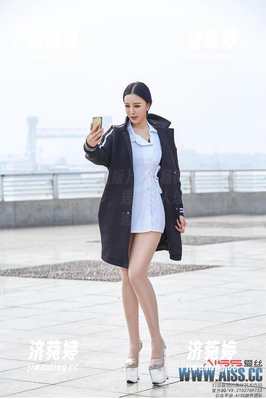 AISS爱丝(黄金版) - 欣杨街角写真：套图取景次数太多，居然让人想数一数，哈哈！