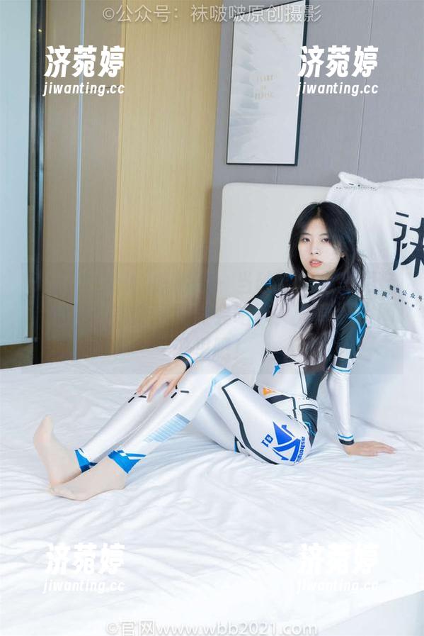 BoBoSocks袜啵啵-砂糖 BoBoSocks袜啵啵 - 当砂糖穿上高跟鞋,图片里的脚印竟然会唱歌,分享到小圈子里吧!