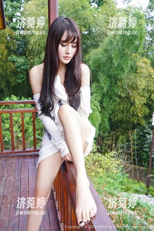 Feilin嗲囡囡-solo尹菲 Feilin嗲囡囡 - 在solo尹菲女王的美图面前,谁还敢说自己不够闪亮?快点让我下载几张!