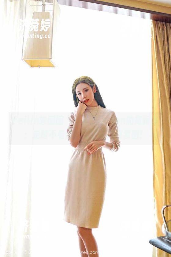 Feilin嗲囡囡-王婉悠Queen Feilin嗲囡囡 - 王婉悠Queen的高跟鞋:走路不看却撞在日常高清套图!