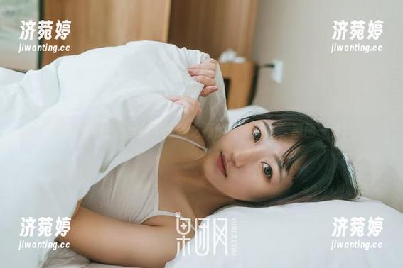 GIRLT果团网 果团网:在蕾丝与不蕾丝之间的大胆选择,原图一览!