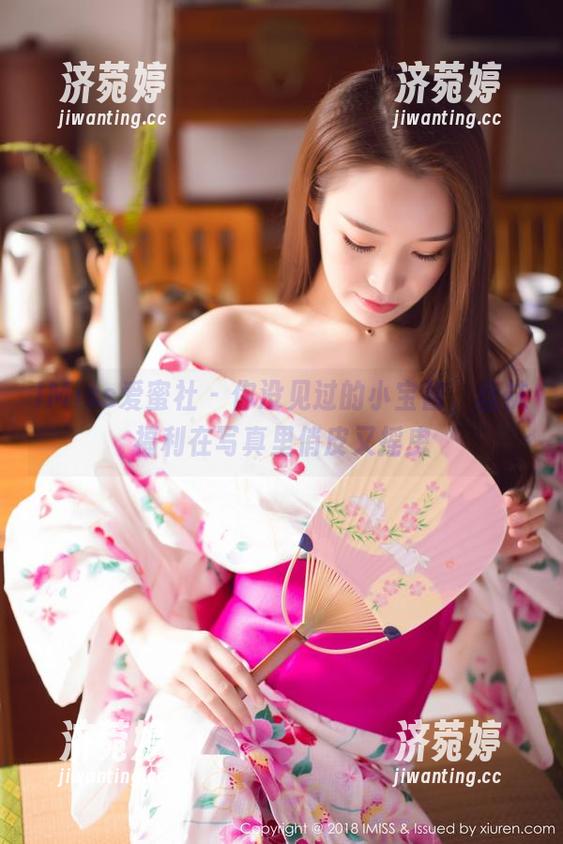 IMiss爱蜜社-小宝酱 IMiss爱蜜社 - 你没见过的小宝酱,丝袜福利在写真里俏皮又摇曳