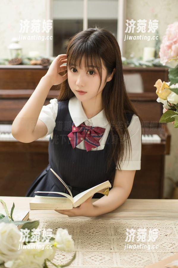 写真闲聊：喵糖映画的短发美女在慵懒阳光下的不可思议身姿