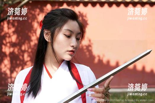 MiiTao蜜桃社-小魔女lily MiiTao蜜桃社 - 网袜与小魔女lily的碰撞,看资源怎样点缀她的独特风格。