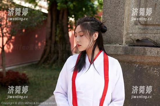 MiiTao蜜桃社-雪梨sherry MiiTao蜜桃社 - 透彻如雪的雪梨sherry纯白:高清下的每一个细节都令人忍不住想赞叹!