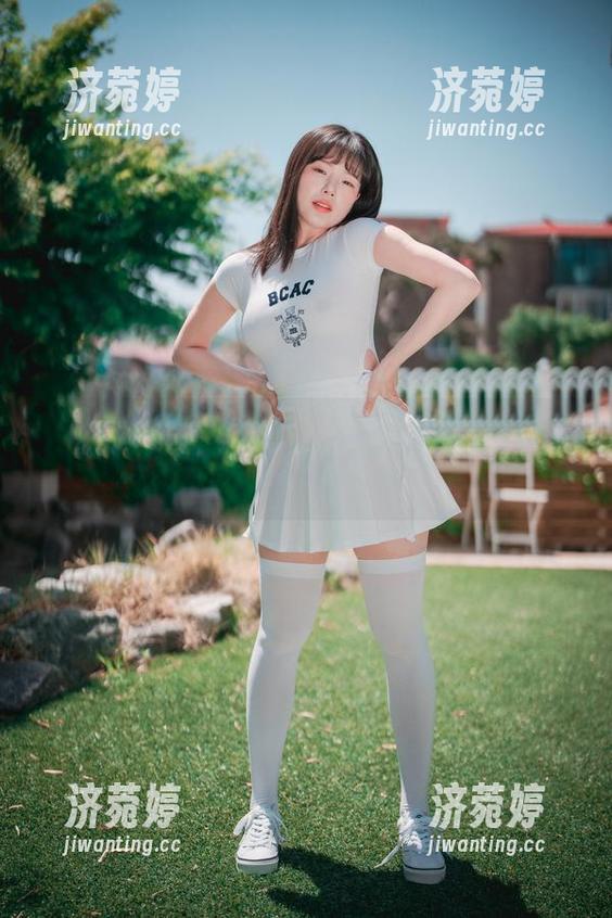 Pia(피아)与灰丝cos，有种捉摸不透的魔力，想一直看下去。