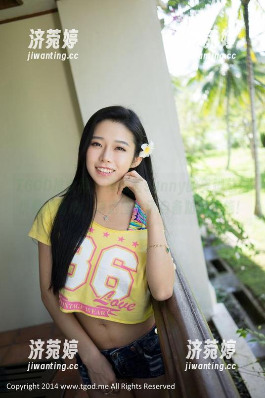 TGOD推女神 - 莫晓茜sunny的美脚总是优雅得偷心，精选图片请自备防盗措施！