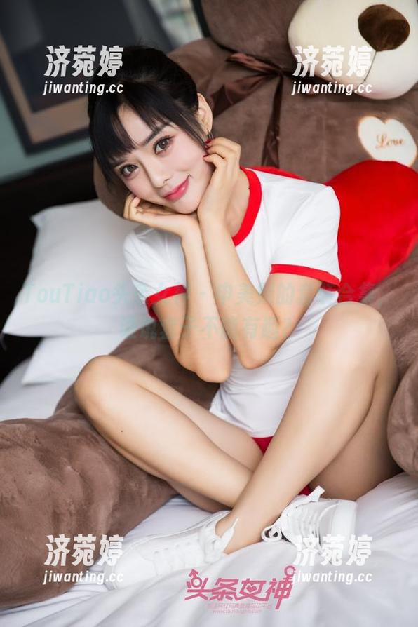 TouTiao头条女神 - 申美嫣的套装合集，谁说套子不能有趣？