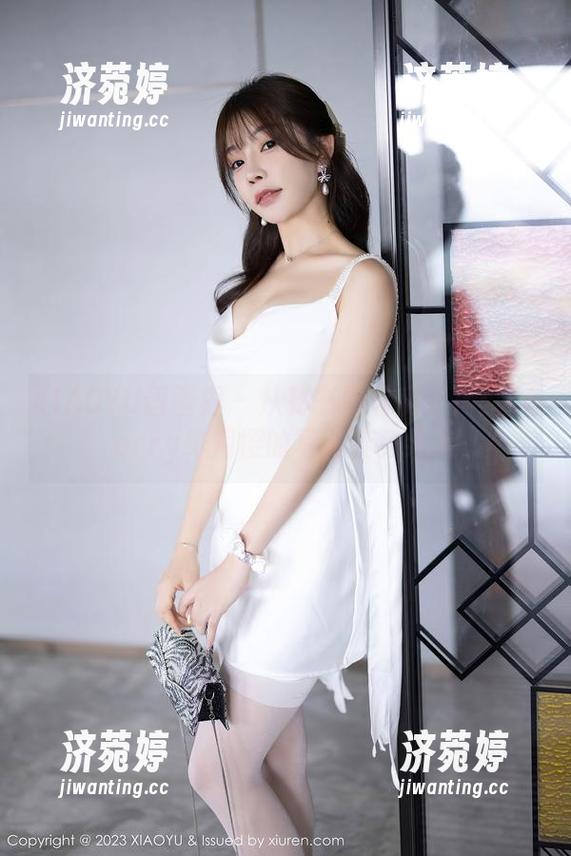 XIAOYU语画界 - 从秘书到私房女神：Cherry绯月樱的写真变身纪实