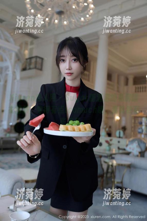 Xiuren秀人网 - Sugar糖酒酒的私房睡衣图集，穿得有点toomuch哦，我竟然有些羡慕。