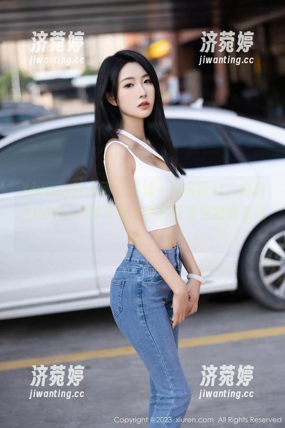 Xiuren秀人网-徐莉芝Botty Xiuren秀人网 - 只需一双高跟鞋,徐莉芝Botty的写真集分享会重塑你的重心感!