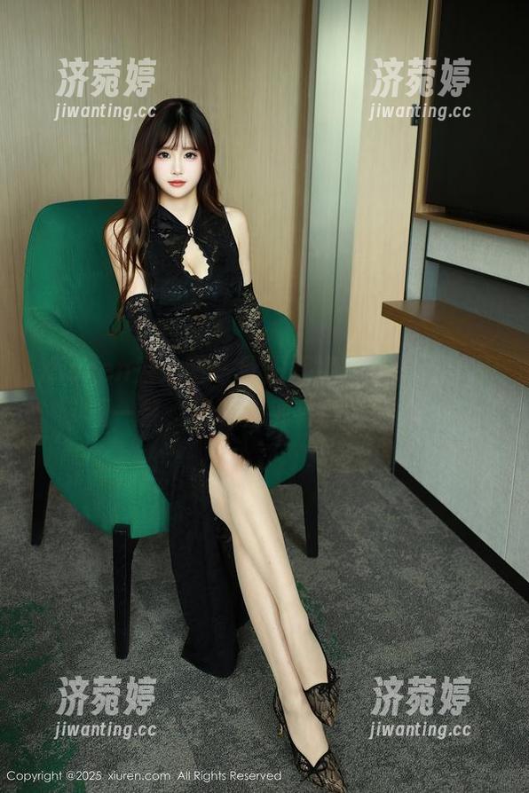 Xiuren秀人网 - 欧阳妮娜娜当护士，原图一瞥，资源似乎有点色色的…
