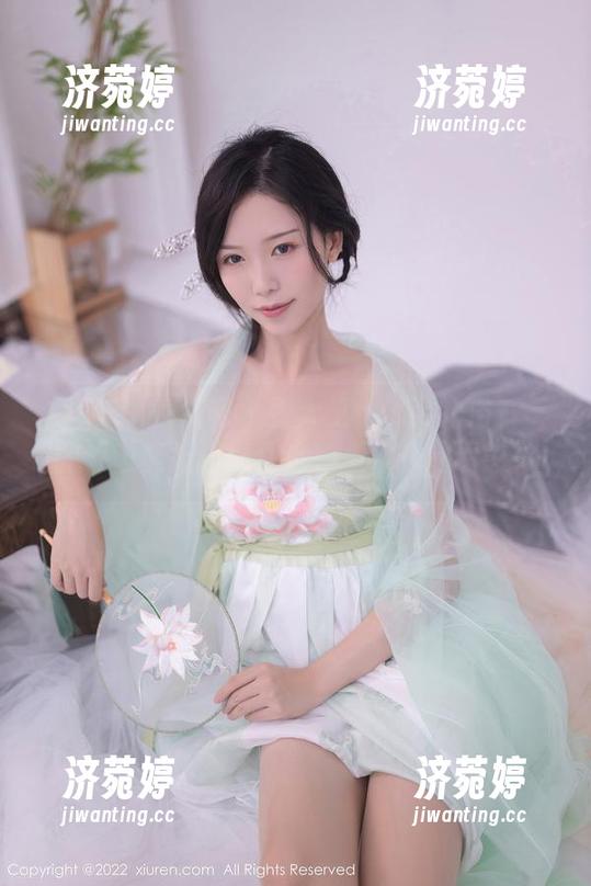 Xiuren秀人网 - 雯大王susie的浴缸美图，谁能抵挡得住这种“水”的诱惑？