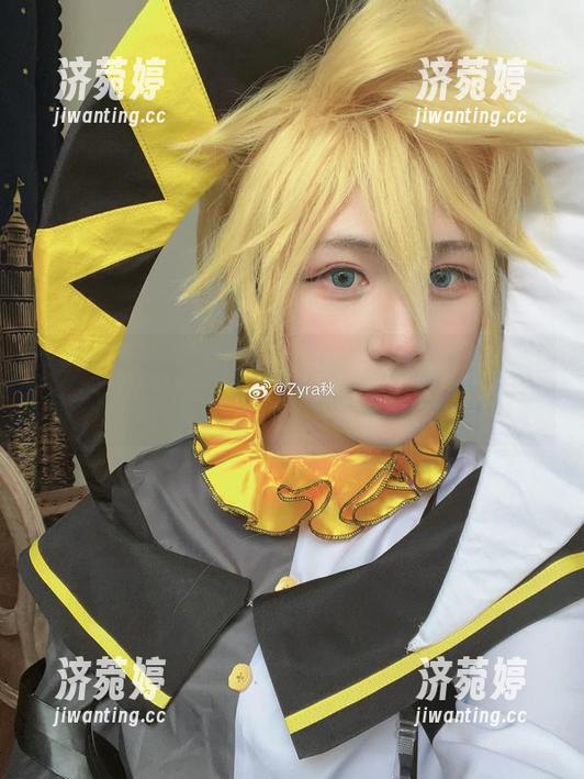 精选Zyra秋比基尼写真：谁说一件衣服不能引发连锁反应？