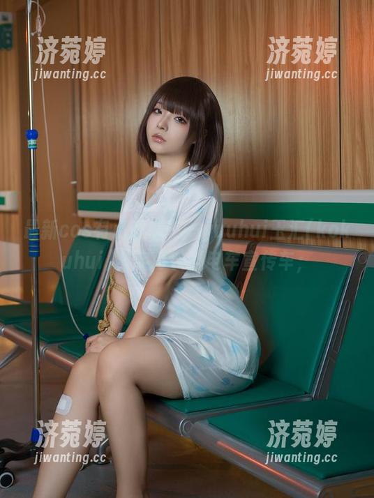 最新cos有点意思——yuuhui玉汇(kokuhui)其实可以当电车宣传车；