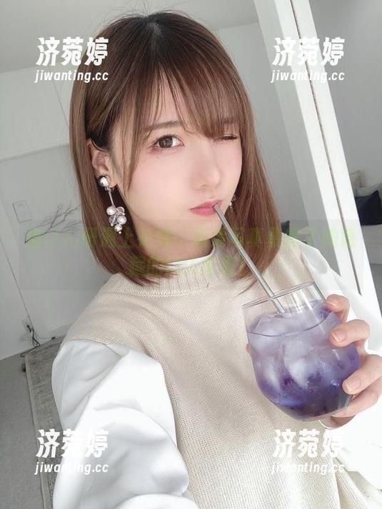 当けん研遇上花嫁：高清写真暴露了她隐藏的LOL等级！