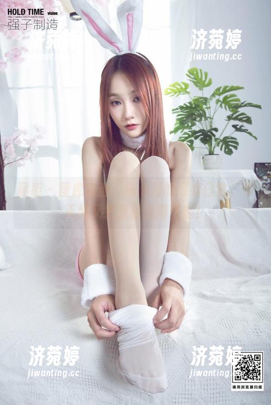 丽柜 - 图库精选：杨心月的厨娘日常，今天她又把面粉抛得飞起！