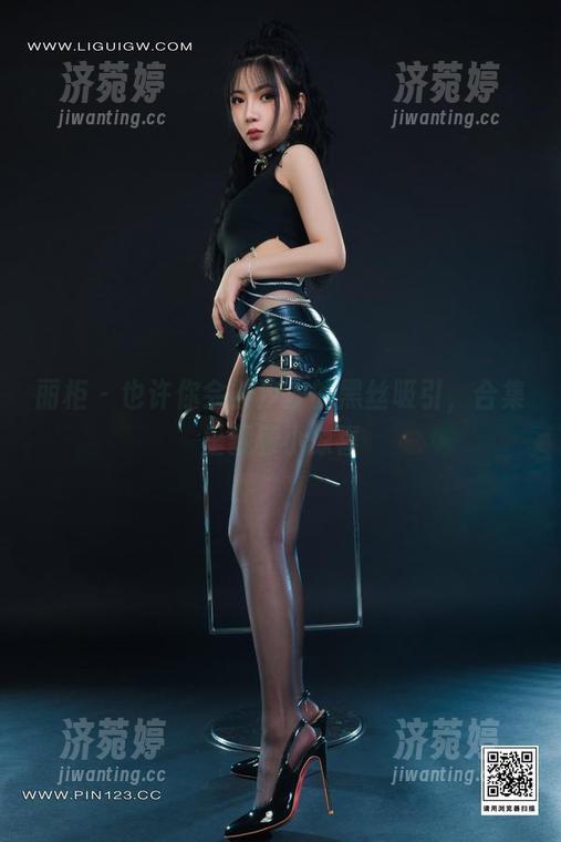 丽柜-汐汐 丽柜 - 也许你会被汐汐的黑丝吸引,合集里藏着小惊喜