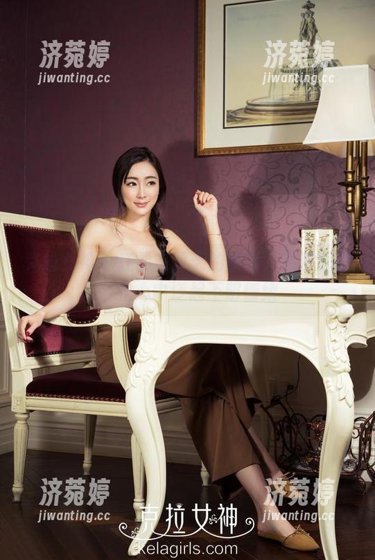 克拉女神-江琴 克拉女神 - 江琴在夏天的美图,图包居然令我心中泛起不明情绪