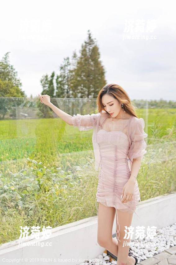 嗲囡囡-模特YOYO 嗲囡囡 - 模特YOYO的甜心套图:看,我又勾搭上了小甜蜜!