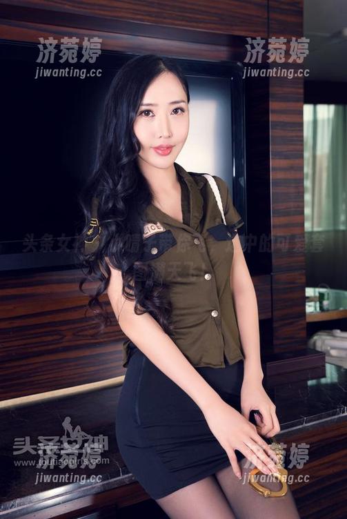 头条女神-小晴子 头条女神 - 小晴子带你飞,选中的可爱套图满天飞!