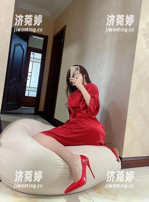 微密圈 - 奶宝妹纸最新美图，猛料能否引发一波讨论？