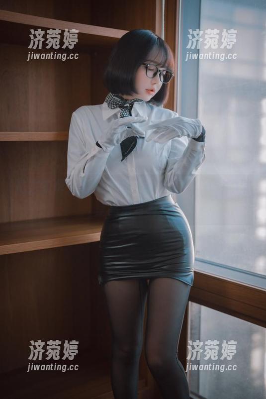 洗去繁华，初见素颜：孙乐乐(손예은)的浴室高清写真集