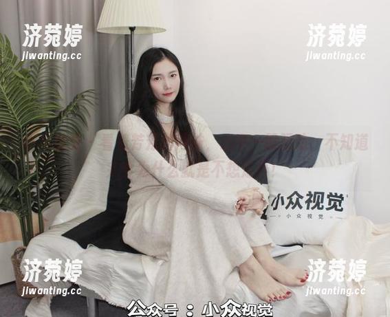 小众视觉-芳芳 小众视觉 - 看着芳芳的网袜,心中一股骚动,不知道完全为什么就是不想走开!
