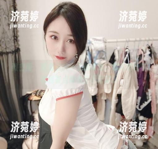 微密圈 - 图集里的小玉吃果冻，双人组合看得我有点傻傻分不清楚。
