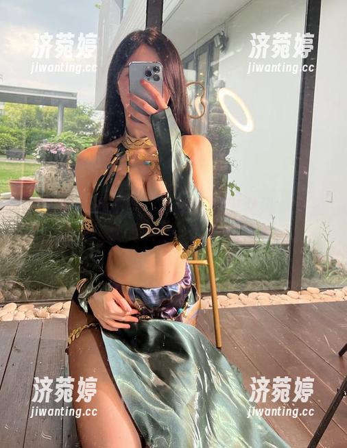 微密圈 - 瞧瞧小玉吃果冻的少女风，美图多得都能把人晃晕，完全停不下来！