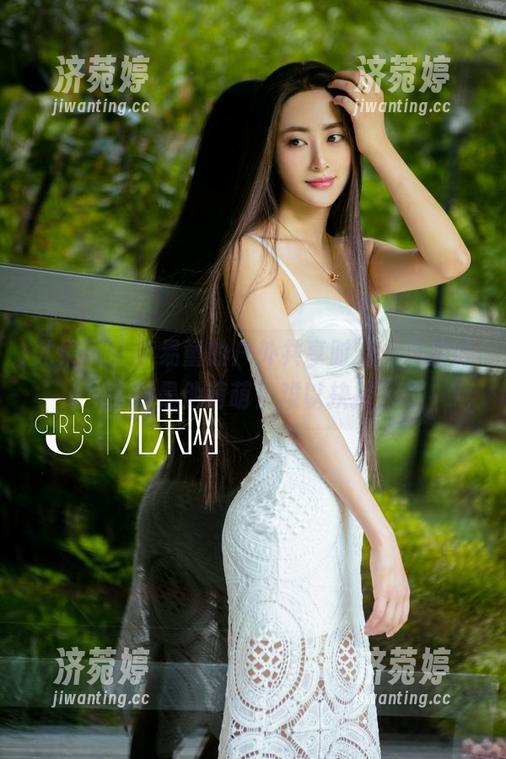 尤果网 - 李易童的户外共享时刻，风景好，还是他萌萌？难以抉择！