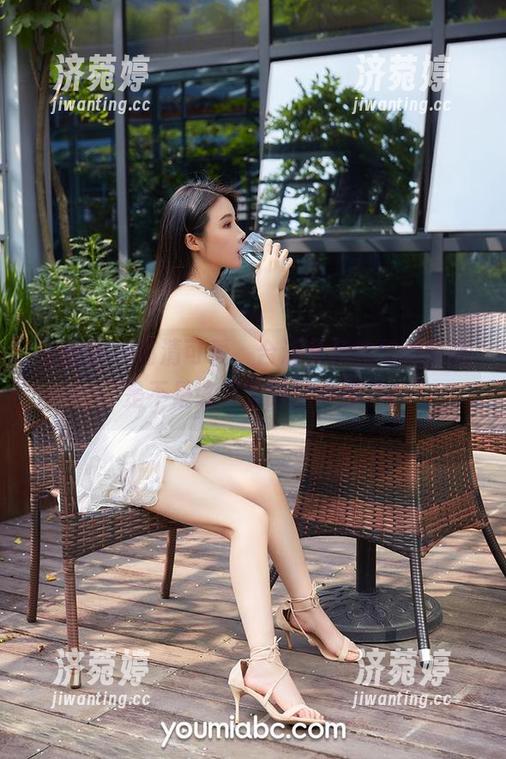 尤蜜荟-合法萝莉 尤蜜荟 - 高清可爱,合法萝莉的运动图集,是不是该买套新运动服了?