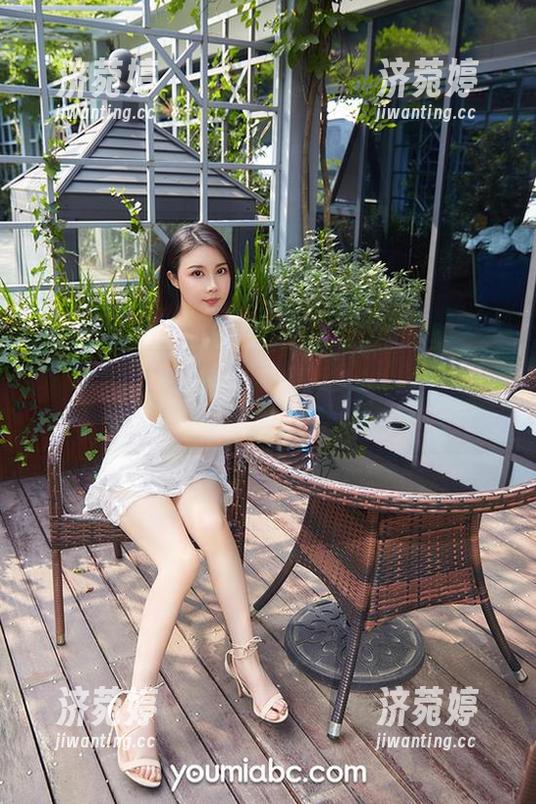 尤蜜荟-安然 尤蜜荟 - 安然成了女仆大人,最新的套图准备好迎接挑眉啦!