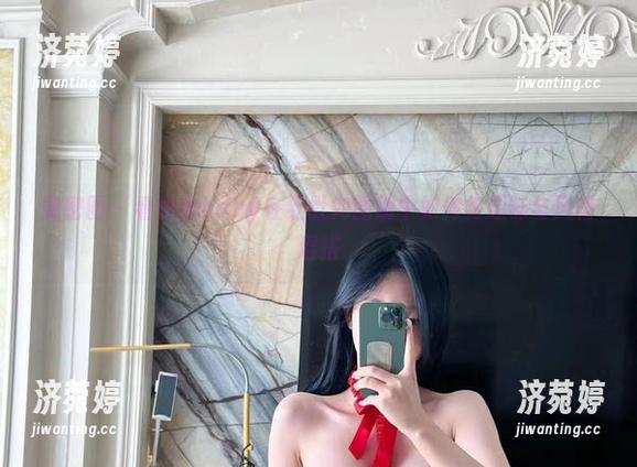 张鑫baby 微密圈 - 看张鑫baby在红肚兜图册中如何将趣味与风格混搭