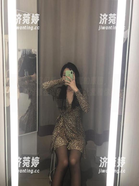 有你喵 微密圈 - 你们看,有你喵的原图,每一件套装都好像在说:‘快来让我和你打个照面吧!’