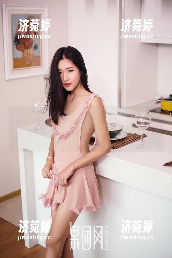 果团网-little贝壳喵 果团网 - little贝壳喵泳装美图,谁还不是为了多一份下载让自己的灵魂稍微充实些呢?