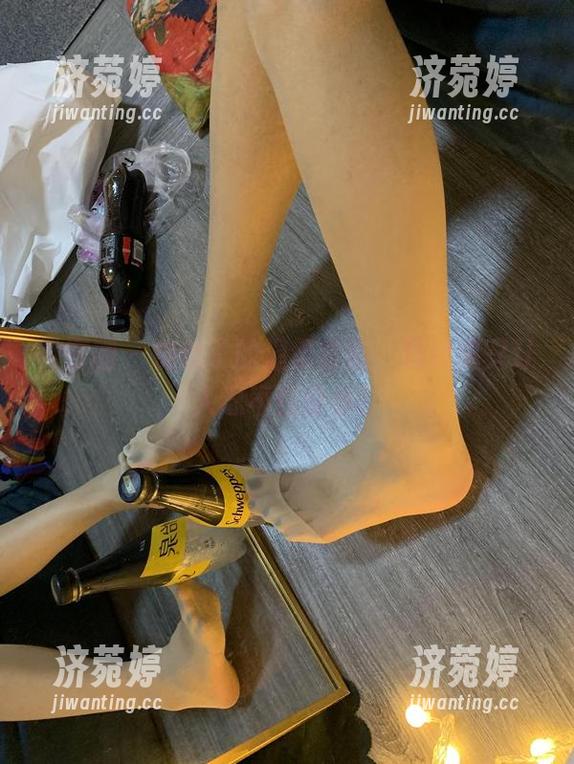 桃脱了 微密圈 - 桃脱了的温柔套图,既迷离又让人忍不住分享!
