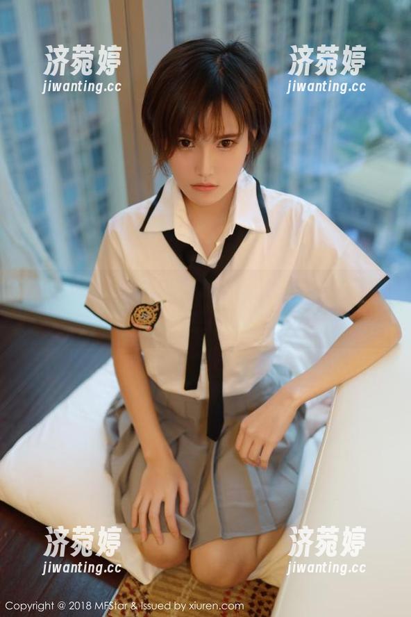 模范学院-NaNa_baby 模范学院 - 当NaNa_baby穿上套装,高清照片让一切变得别样