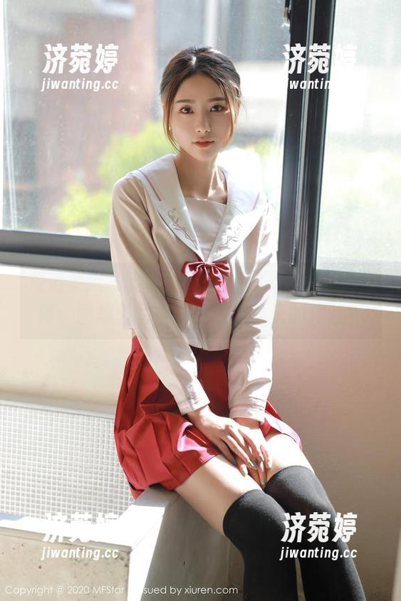 模范学院 - 游泳，嬉水，和栗子Riz的写真：图集里的每一张都是夏天的呼唤！