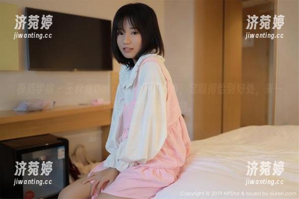 模范学院 - 王梓童Doirs的兔女郎写真，定制得恰到好处，来一场经典二次元的交融。