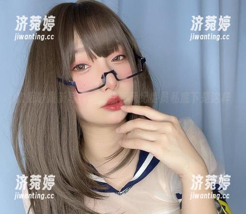 次屁啦 次屁啦最新写真:没想到风纪委员私底下是这样!
