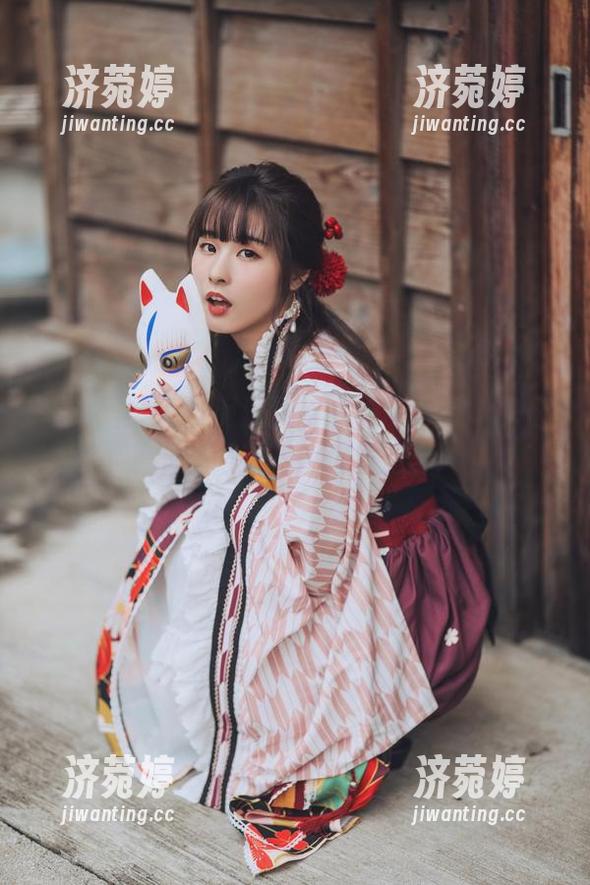 私拍图集直击泥泥汝与女仆“小屋”的日常，难道不够催眠么？
