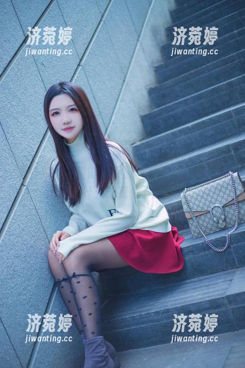 源纱希喵喵喵的水手服写真，不科学的可爱为什么让我停下脚步？