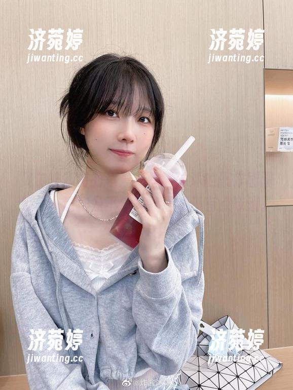 贝尔法斯特的早晨，炸酱沐沐的恶作剧图包——这作品不俗气，居然还有点味道。