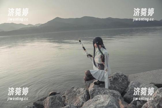 爱老师phd 看到爱老师phd的短裙美图更新,心中那点小期待瞬间点燃!