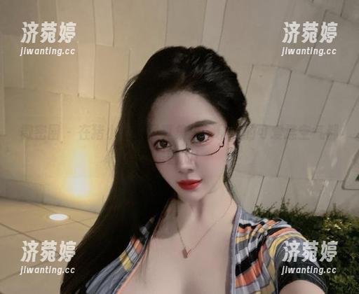 微密圈 - 在猪小七的写真集里，精选的可爱连空气都是香的！