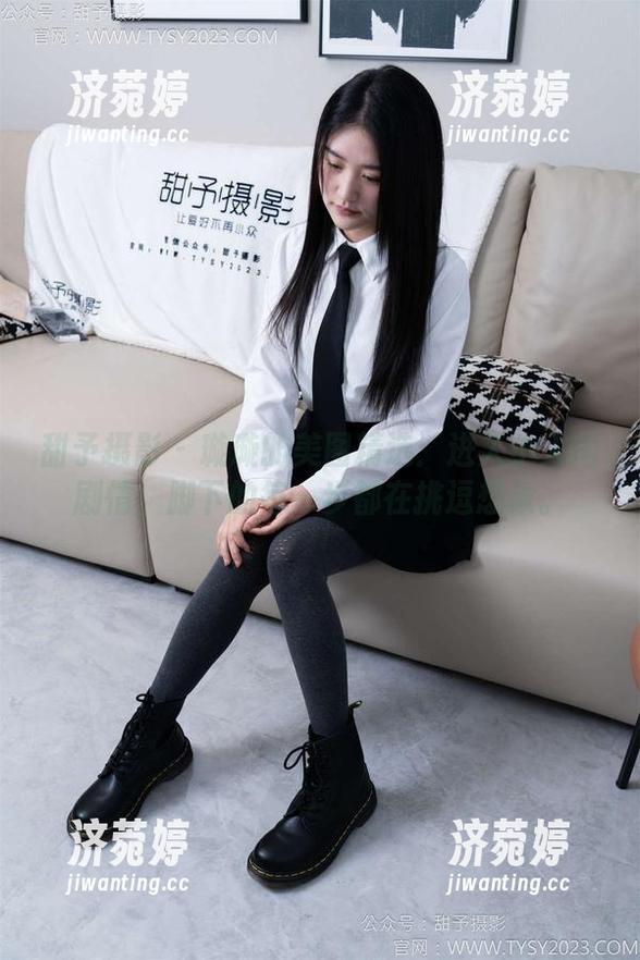 甜予摄影-璇璇 甜予摄影 - 璇璇的美图精选:进入小人国剧情,脚下的每一步都在挑逗想象。