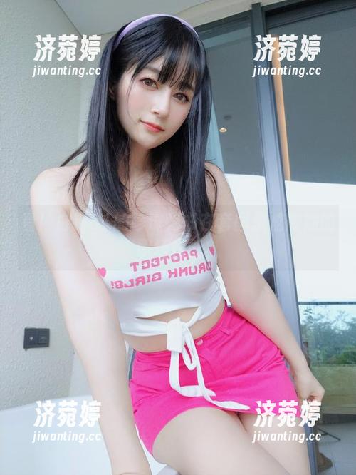 看！白银81的珍珠秘书在套图里炫耀她的职场技能？