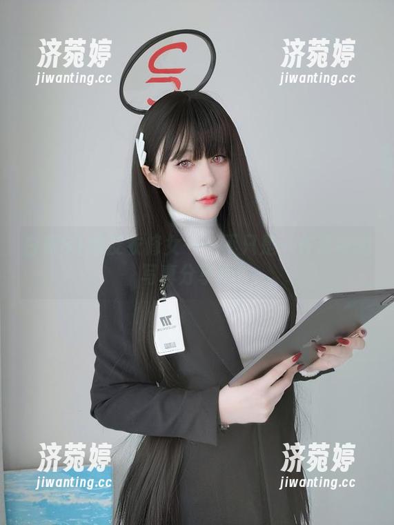 白银81 白银81的皮衣修女——不只是一件皮衣的写真分享吧?